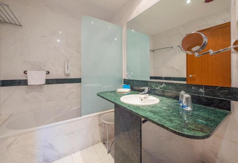 Best offers for HOTEL DWO VALENCIA by Checkin Valencia