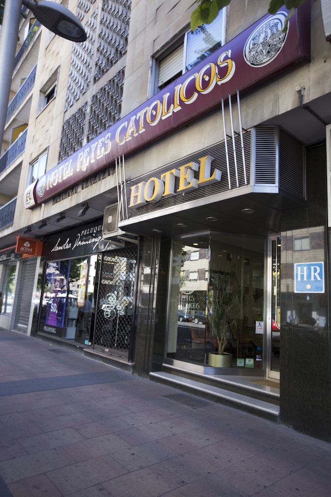 أفضل العروض ل فندق ريييس كاتوليكوس سالامانكه