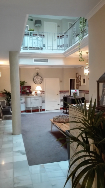 Best offers for Le Petit Paris Seville