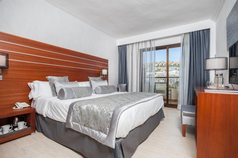 Best offers for ZAFIRO REY DON JAIME Santa Ponça