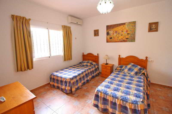 Best offers for Calpe Puerto Blanco 3000 Calp