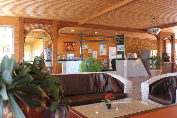 Best offers for La Piramide Esquinzo