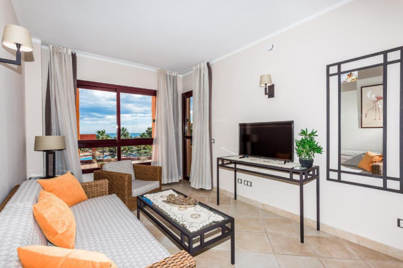 Best offers for OH NICE CALEDONIA Estepona