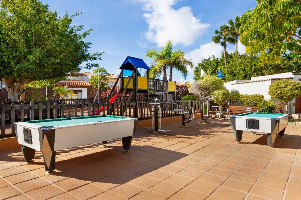 Best offers for APARTAMENTOS SUNNINGDALE VILLAGE Golf del Sur