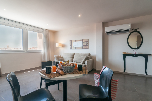 أفضل العروض ل بيير و فاكانس برشلونه سانتس لا مانغا ديل مار مينور