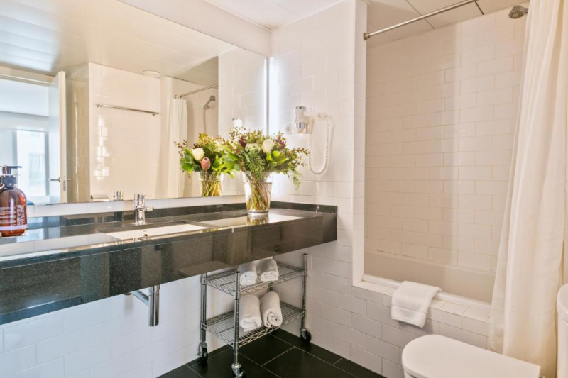 Lugaris Beach Apartments