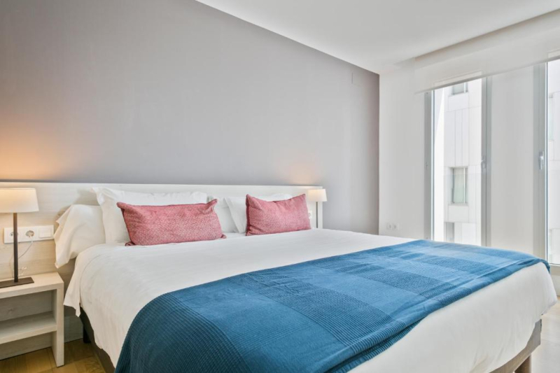 Lugaris Beach Apartments