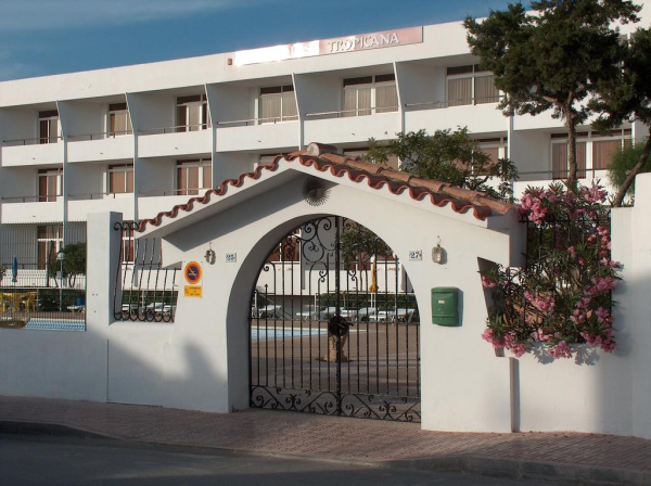 Best offers for ESTUDIOS TROPICANA  San Antonio Beach