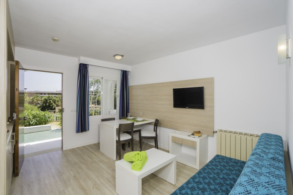 Best offers for APTS. HOLIDAY CENTER Santa Ponça