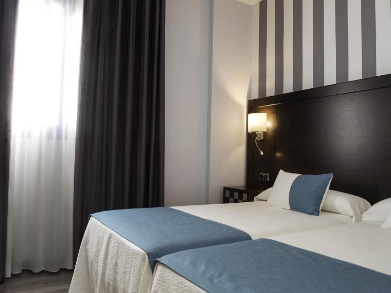 Best offers for HOTEL ZENTRAL PARQUE Valladolid