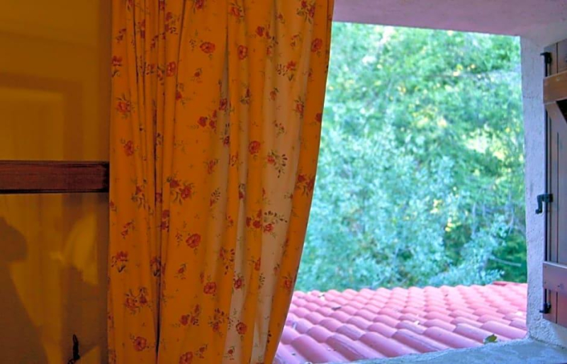 Best offers for Charle Jaca