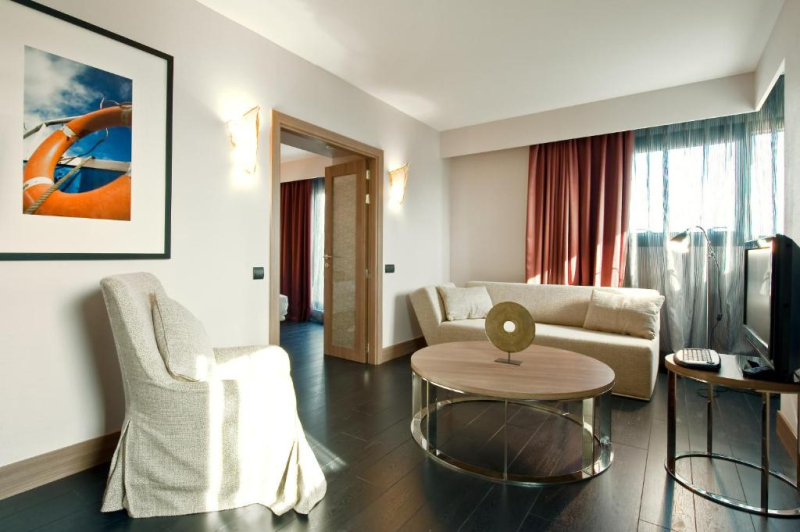 Best offers for URH Zen Balagares Aviles