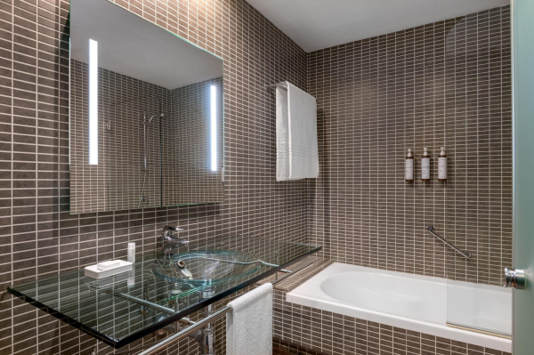 أفضل العروض ل اك مادريد كوسلادا ايروبويرتو كوسلاده