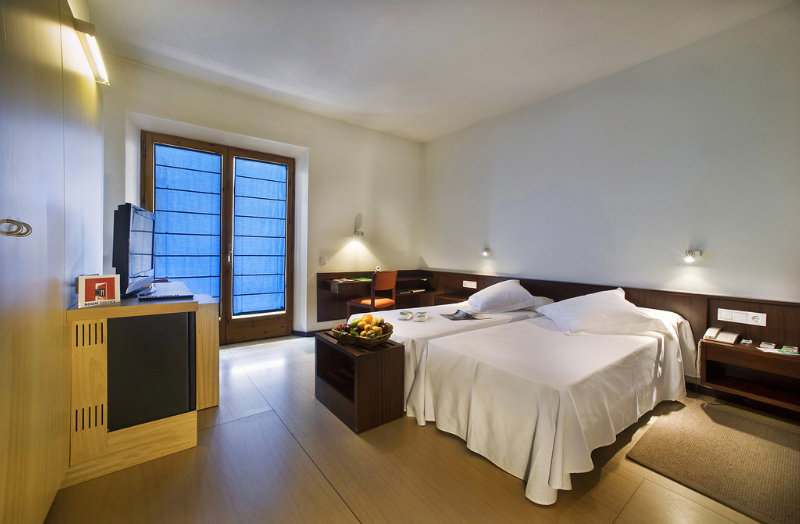 Best offers for Hotel Emporda Figueres