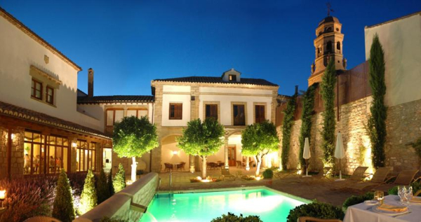 Best offers for Puerta de la Luna Baeza