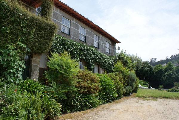 Best offers for Casa dos Assentos Barcelos