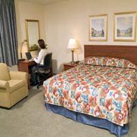 LA QUINTA INN & SUITES AIRPORT