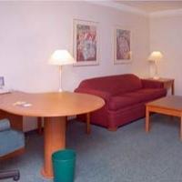 أفضل العروض ل لاكينتا ان هاوستون اياسان هيوستون