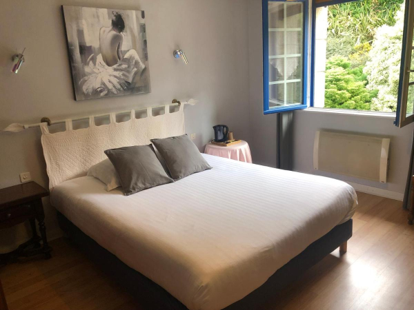 Best offers for Logis Hotel De La Corniche Brest
