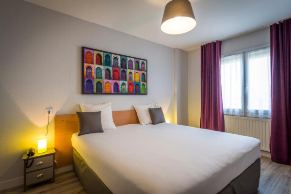 أفضل العروض ل ت وريجينالس سيتى, وتل لا سولي, سومور وسان دو-لا-فونتين