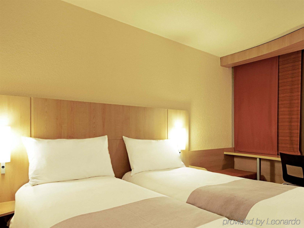 Best offers for IBIS SAINT QUENTIN BASILIQUE Saint-quentin