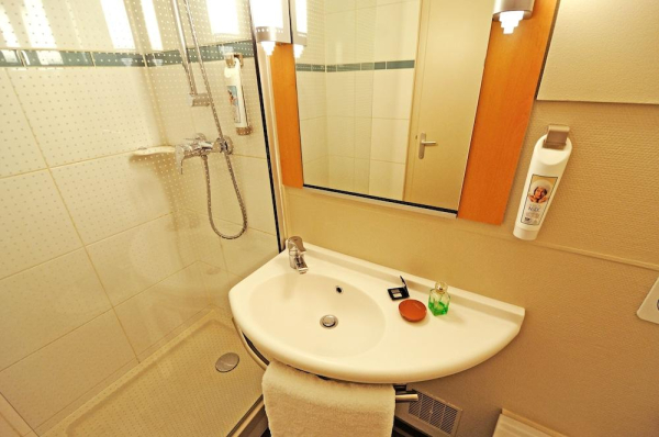 Best offers for ibis Maisons Laffitte Maisons-laffitte