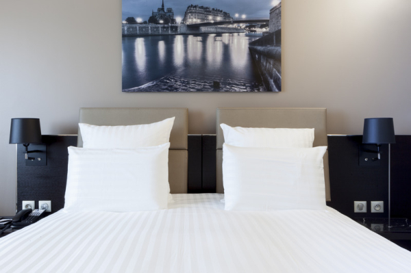Best offers for AC PARIS PORTE MAILLOT Paris