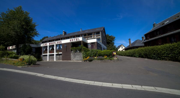 Best offers for Hotel Les Mouflons Besseet Saint Anastaise