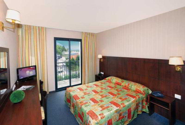 Best offers for Gloria & Avenue Lourdes