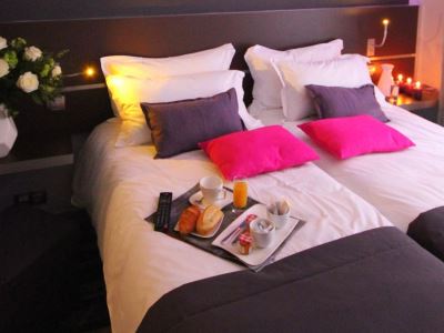 Best offers for LUMIERES MONTMARTRE Paris