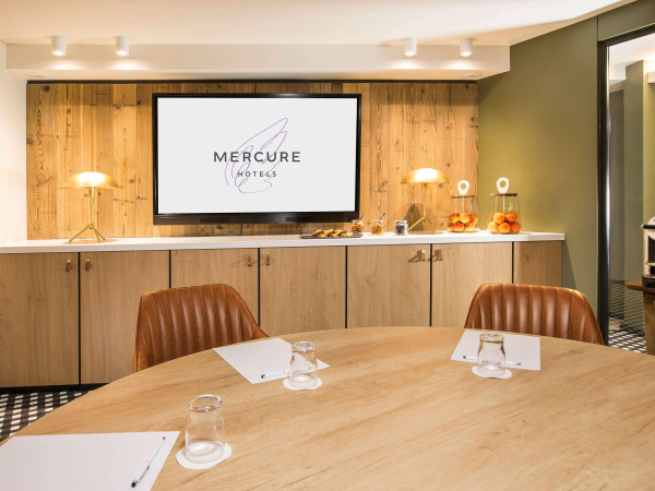 أفضل العروض ل وتل مركيور شامباري سينتر شامبري