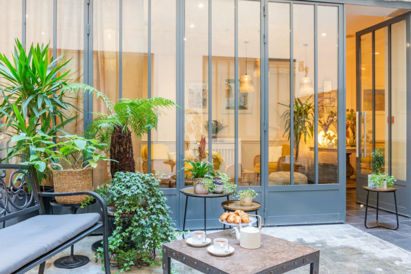 Best offers for 29 Lepic Montmartre Paris