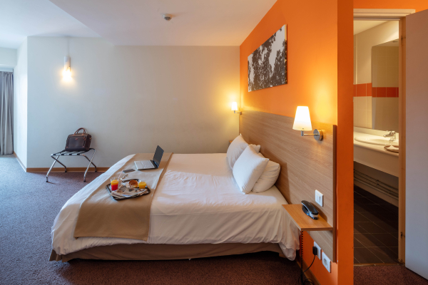 أفضل العروض ل Noemys Toulon La Valette Hotel & Piscine تولون