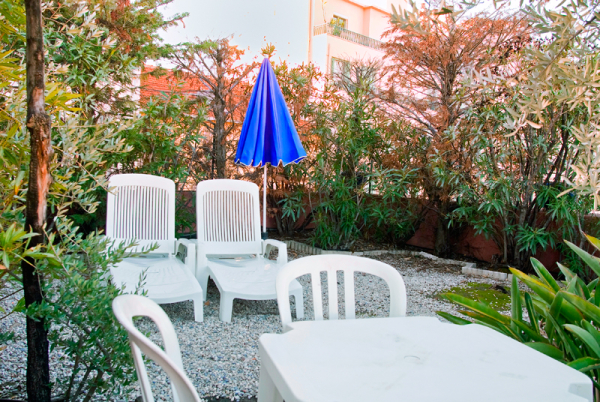 Best offers for Comte De Nice Nizas