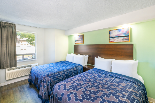 أفضل العروض ل Spark by Hilton Brockville بروكفيل