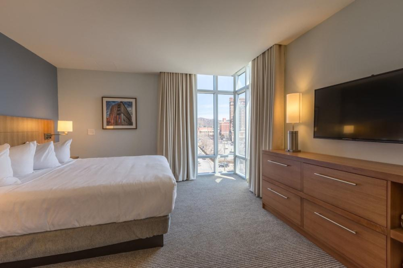 Best offers for DOUBLETREE BY HILTON ASHEVILLE DOWNTOWN Asheville 