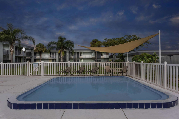 Best offers for Super 8 By Wyndham Ocala I-75 Ocala Ridge