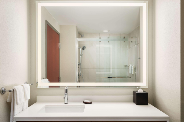 أفضل العروض ل مباسي سويتس باى هيلتون هامبتون كونفنشن سنتر هامبتون