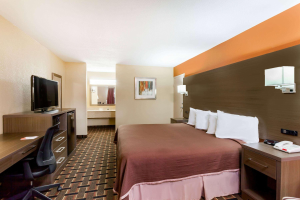 Best offers for Howard Johnson by Wyndham Conway Conway