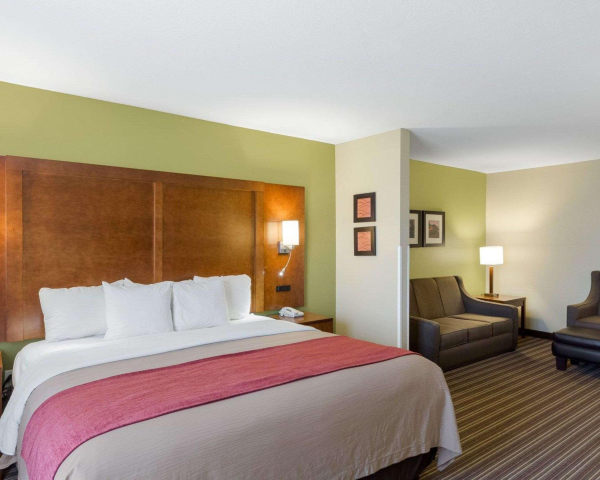 Best offers for Comfort Inn & Suites Fayetteville-University Area Fayetteville