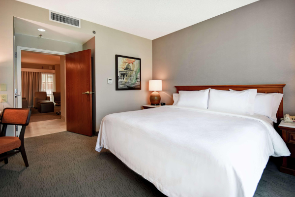 أفضل العروض ل Embassy Suites Little Rock ليتل روك 