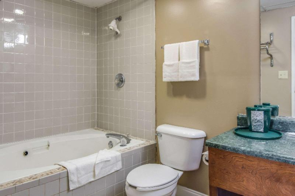 Best offers for Rodeway Inn Suites East Dublin Dublin