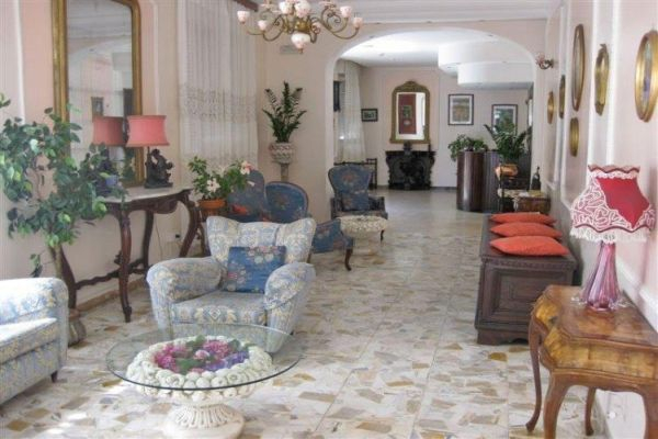 أفضل العروض ل فندق سيرن ريميني