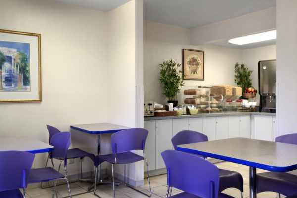 أفضل العروض ل منتجع دل سولان -اناهيم اناهيم 