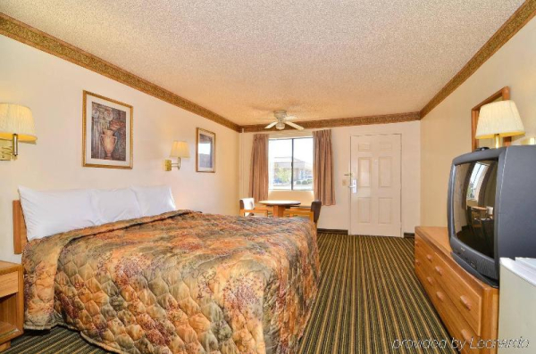 Best offers for AMERICAS BEST VALUE INN HESPERIA Hesperia 