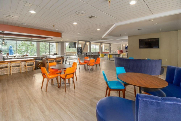 أفضل العروض ل فندق رد ليون تمبلينس  ان ذ ريفر بوست فالس