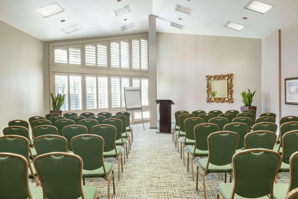 Best offers for DoubleTree by Hilton Campbell Campbell