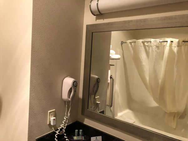 أفضل العروض ل فندق بست وسترن بلوفر-ستفنس بوينت و كونفرن بلوفر