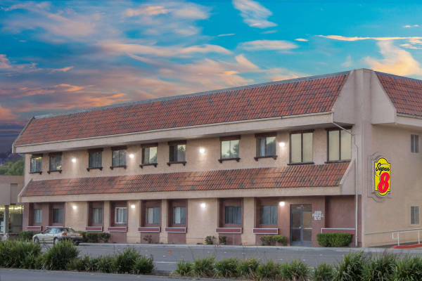 أفضل العروض ل سابر 8 باى ويندهام هايوارد وسط المدينه كاسترو فالاي