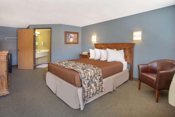 Best offers for Travelodge by Wyndham Gardiner Yellowstone Park N. Gardiner 